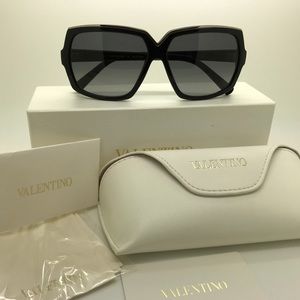 Valentino Sunglasses V604S Black